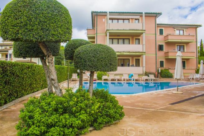 two bedroom family apartment with communal pool Puerto Pollensa Mallorca