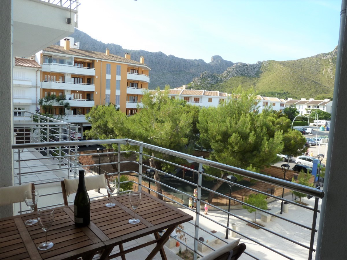 Pollentiamar two bedroom holiday apartment with pool and parking Puerto Pollensa Mallorca