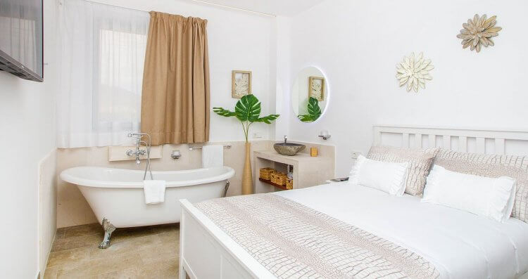 Exclusive 12 bedroom holiday villa just outside Palma Mallorca