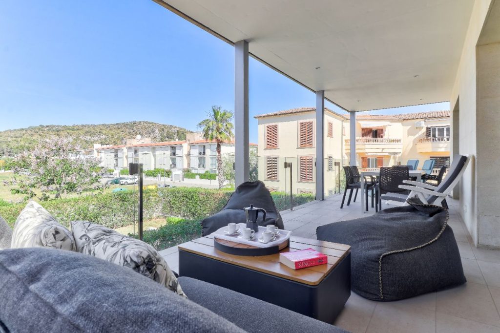 Modern holiday apartment with terrace and communal pool Puerto Pollensa Mallorca