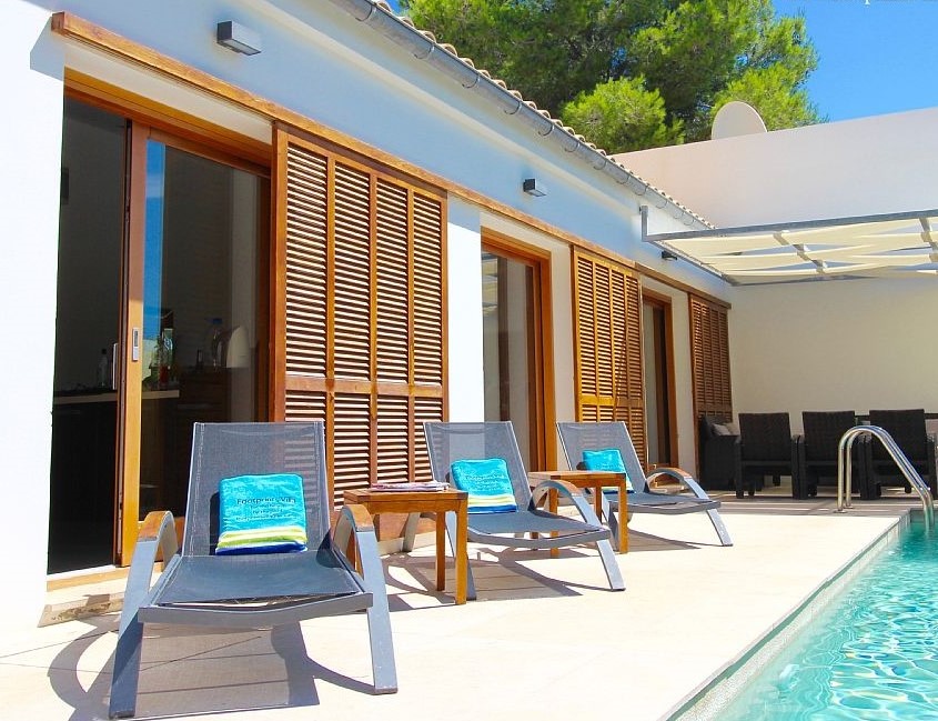 Villa Footprints 4 bedroom modern holiday villa close to Pinewalk Puerto Pollensa Mallorca