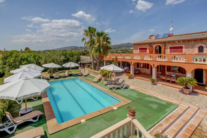 Ses Porrasses Delightful 7 bedroom countryside holiday rental villa in Selva Mallorca