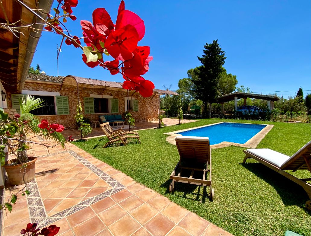 August rental in beautiful country house Santa Maria Mallorca