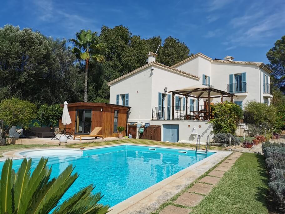 Houses and villas for sale in Campanet Mallorca