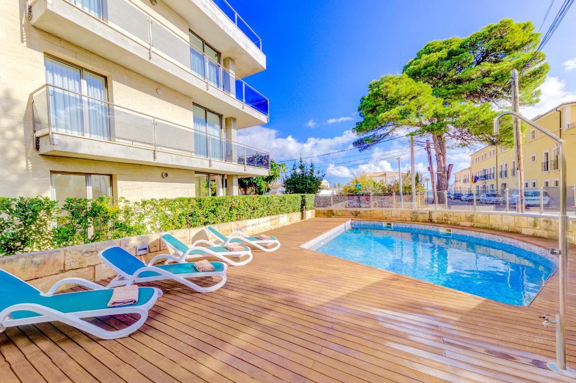 Luxury ground floor beach apartment with communal pool Puerto Pollensa