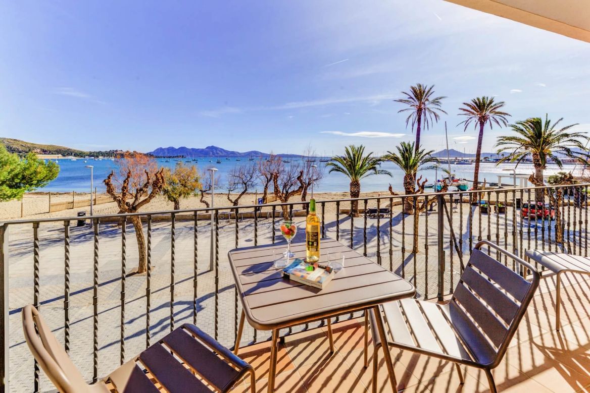 3 bedroom sea front holiday apartment Puerto Pollensa Mallorca