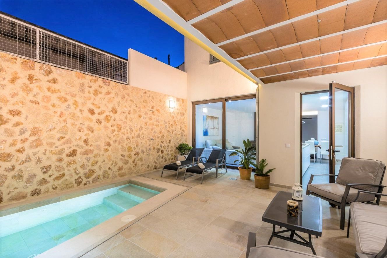 Reformed townhouse for holiday rental Pollensa Mallorca