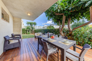 Luxury ground floor beach apartment with communal pool Puerto Pollensa