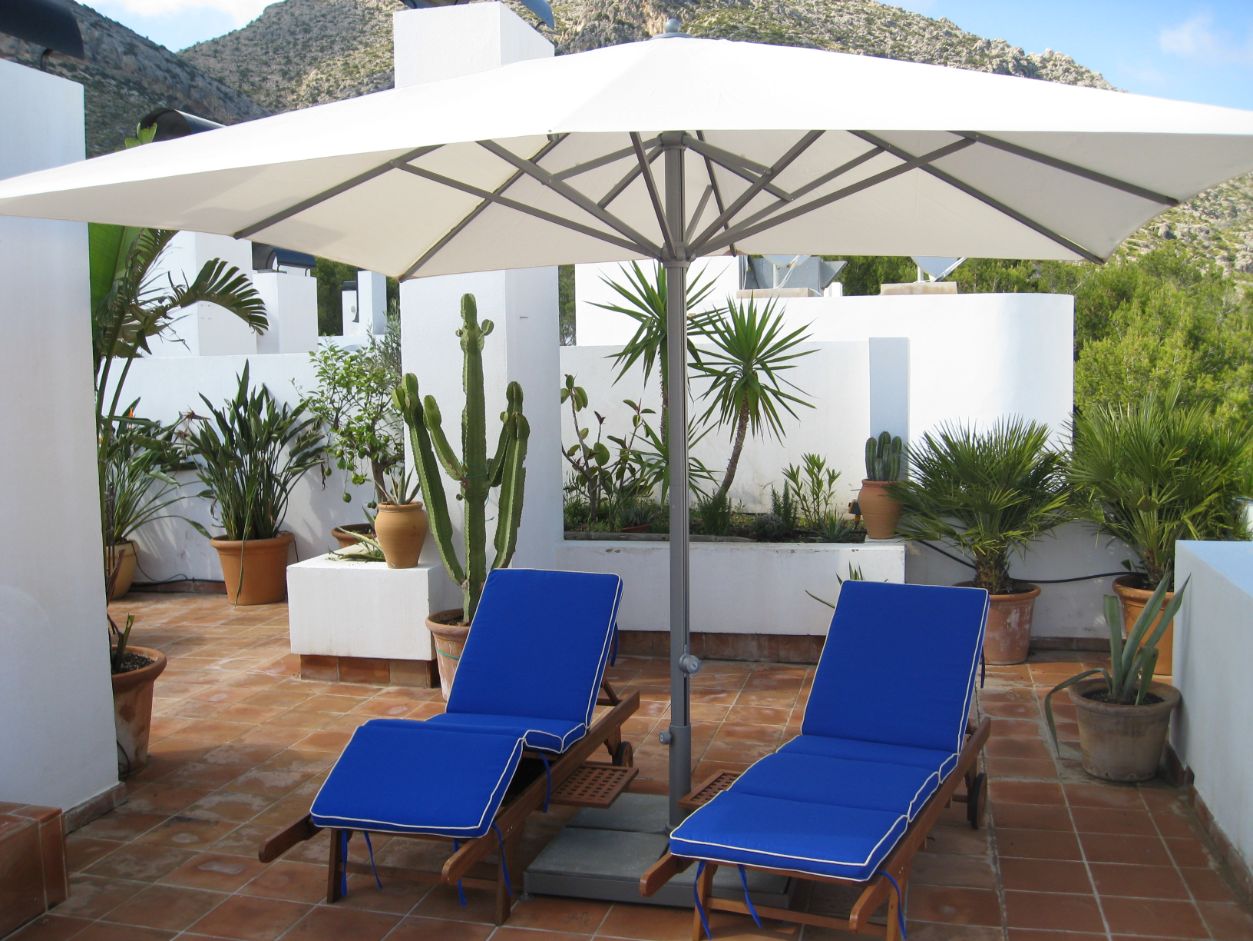 Beautiful holiday apartment with private roof terrace in exclusive complex Puerto Pollensa