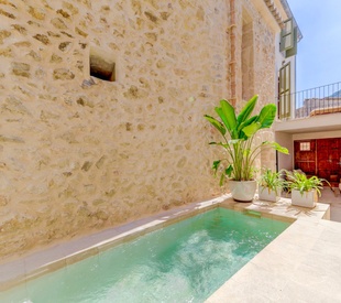 Stunning designer holiday rental townhouse in Pollensa Mallorca