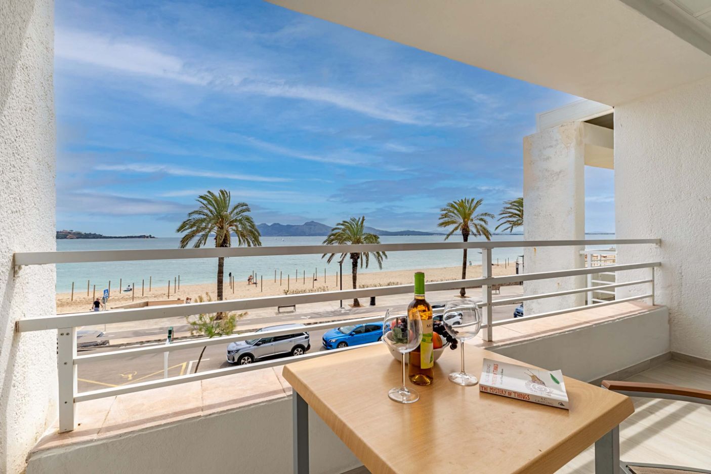 one bedroom sea view apartment with roof terrace