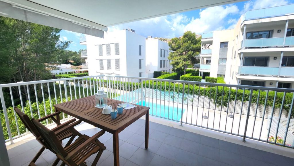 Immaculate modern apartment in Puerto Pollensa for sale